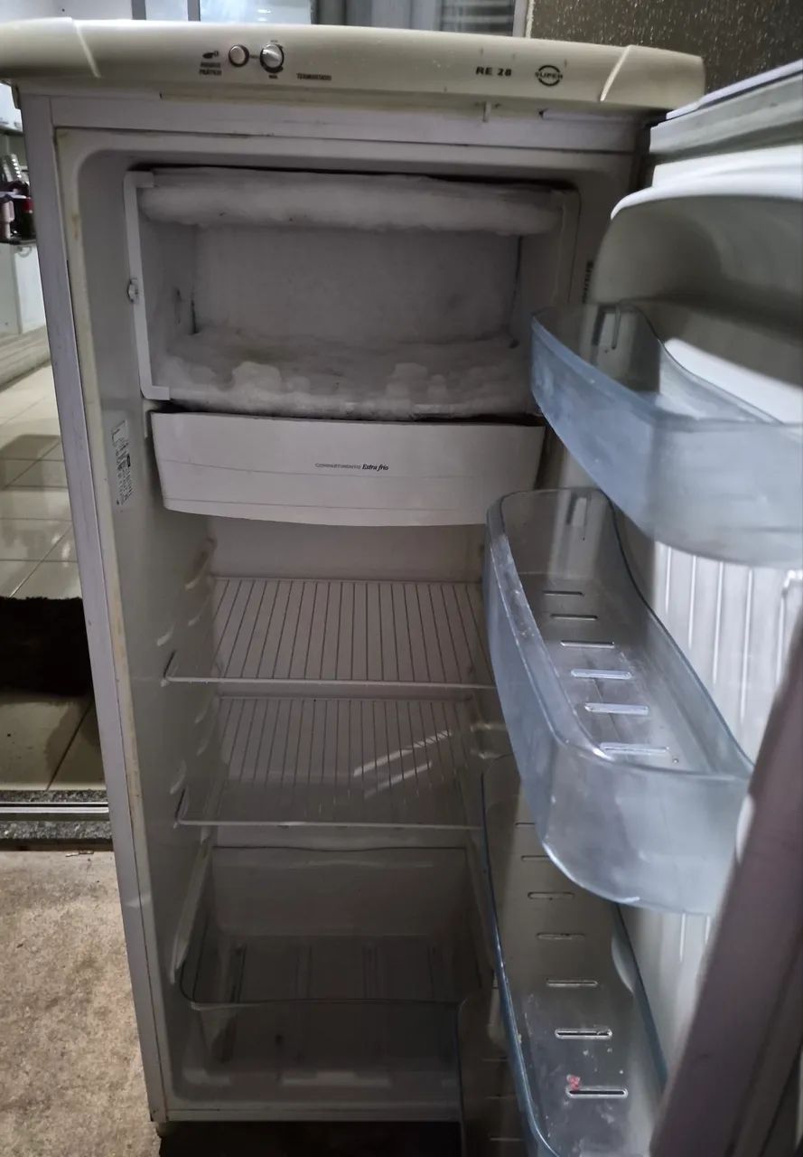 Geladeira Electrolux 240L - Foto 5