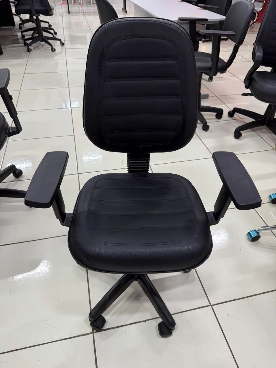 Cadeira executiva alta nova 