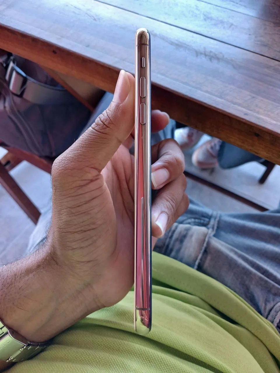 iPhone 11 Pro Max 256 Gigas Dourado - Foto 3