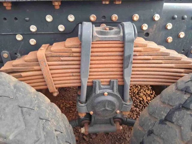MB AXOR 3344 6X4 ANO 2022 195.000KM - Foto 5