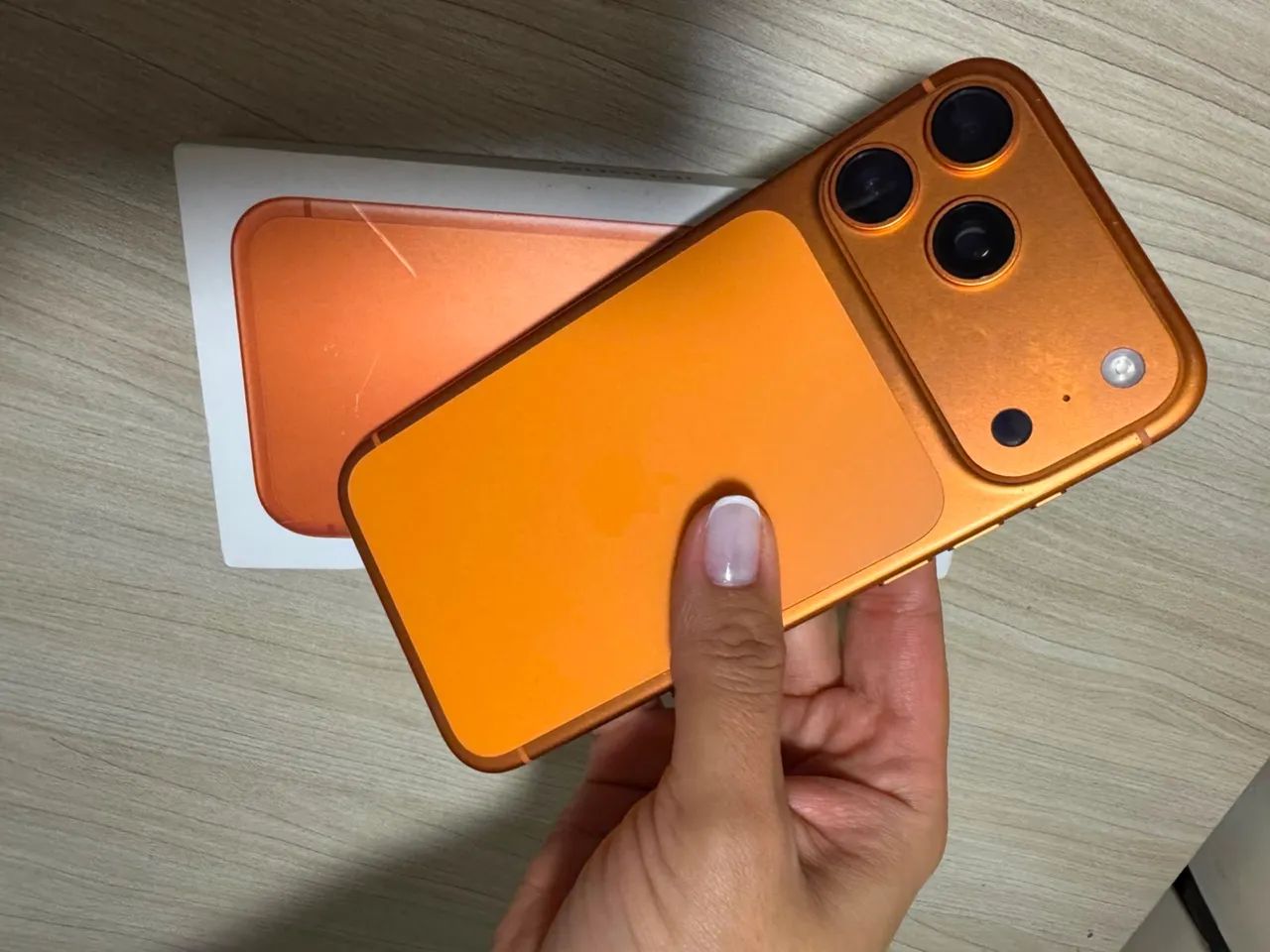 iPhone 17 pro Max laranja - Foto 2