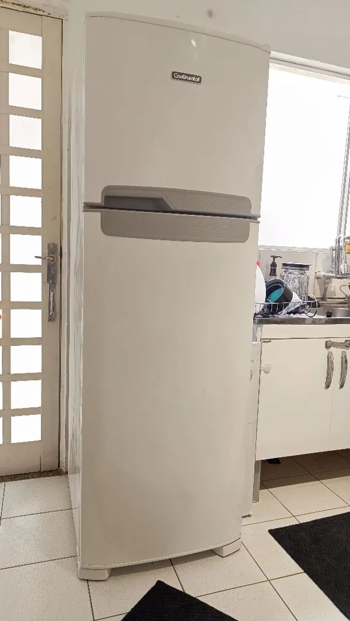 Geladeira Continental Frost Free 370 Litros (TC41)