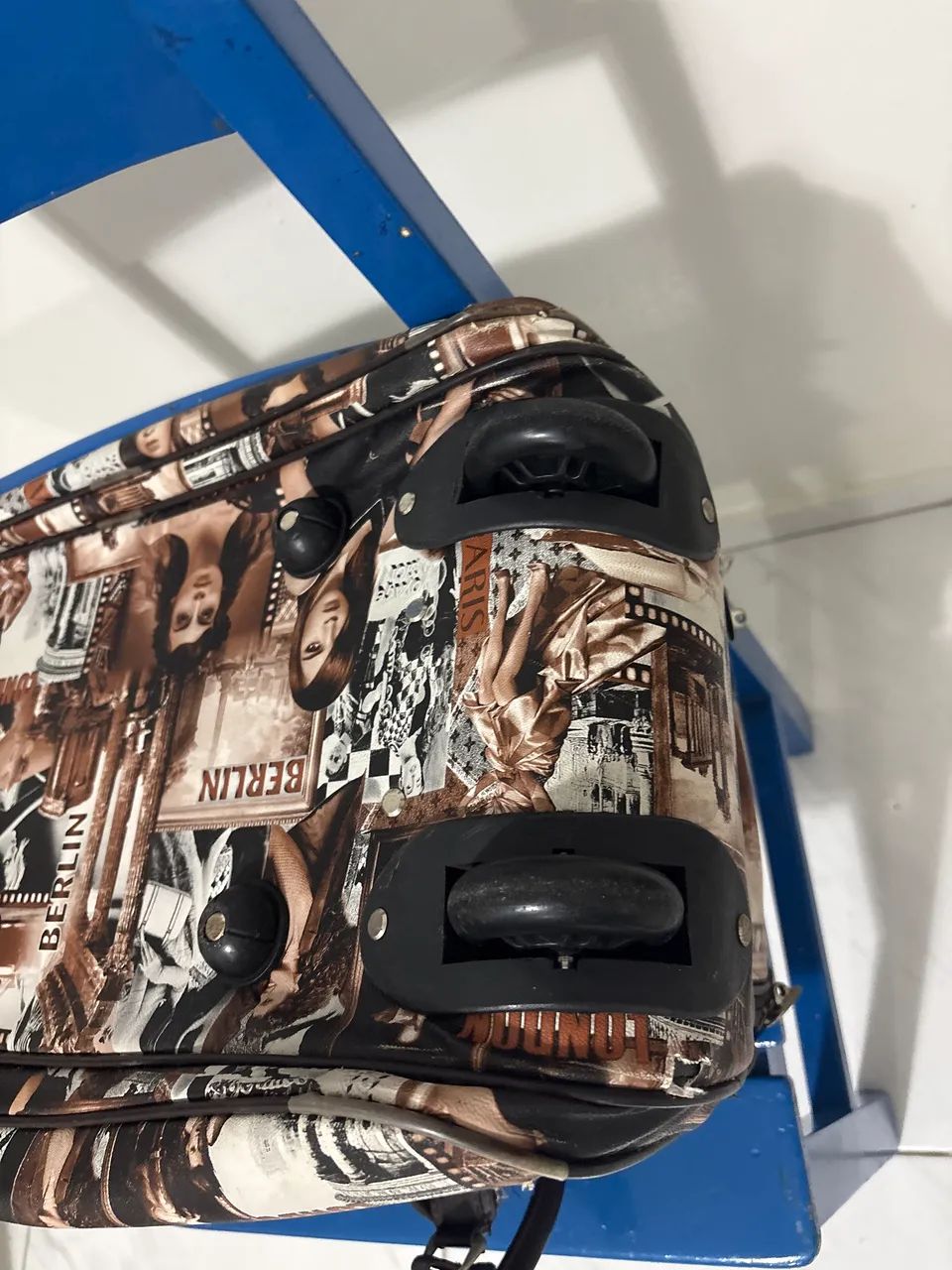 Mala estampada viagem (com defeito)  - Foto 5