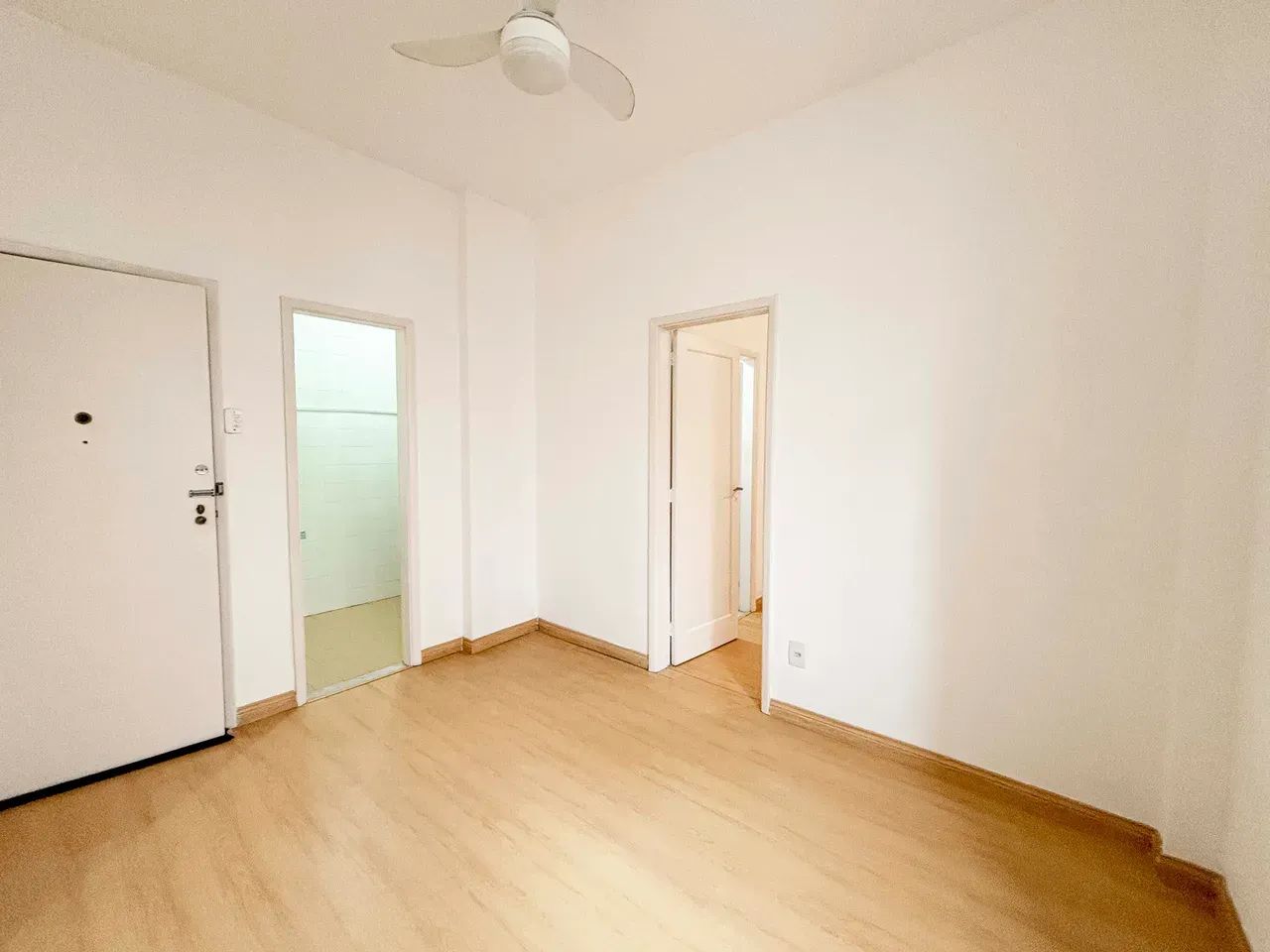 Quarto e Sala no Flamengo | Quadra da Praia e Próximo ao Metrô - Foto 2