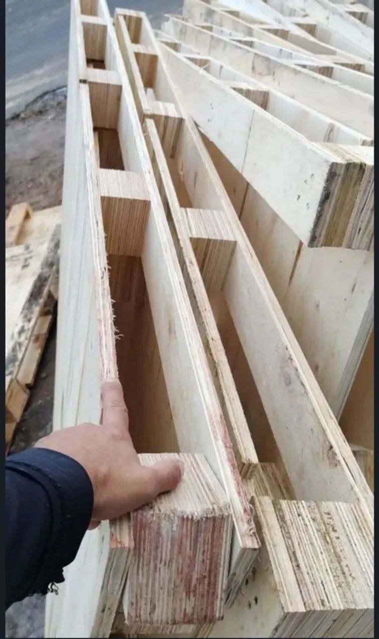 Paletes de madeirite/compensado.Ideal para usar como TAPUME, ASSOALHO ,MONTAGEM de PALCO - Foto 3