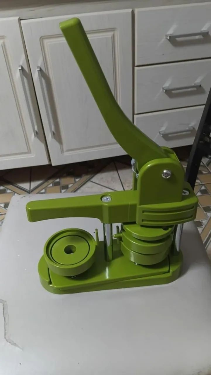 Maquina de bottons 5,8cm - Foto 2