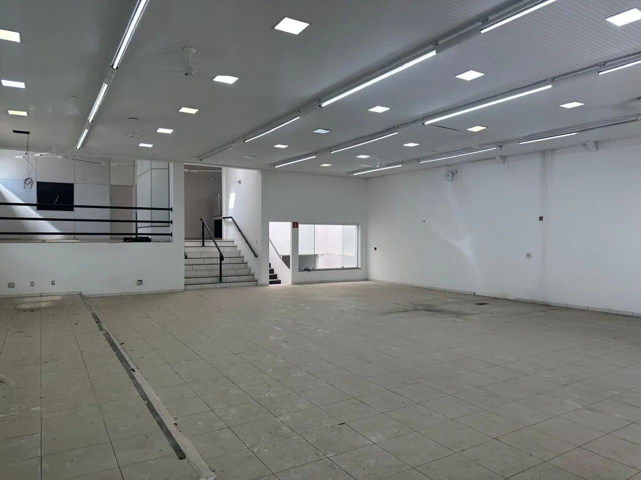 Salão Comercial para Locação em Limeira, Centro, 2 banheiros - Foto 2