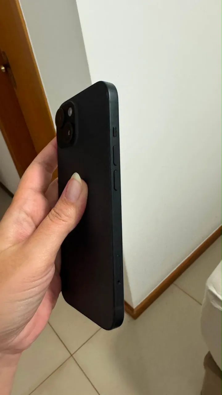 IPHONE 15 - 256g única dona - 87% bateria - Foto 2
