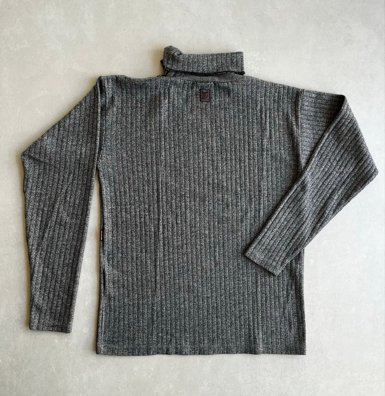 Blusa Ellus gola alta canelada cinza -  M - Foto 2