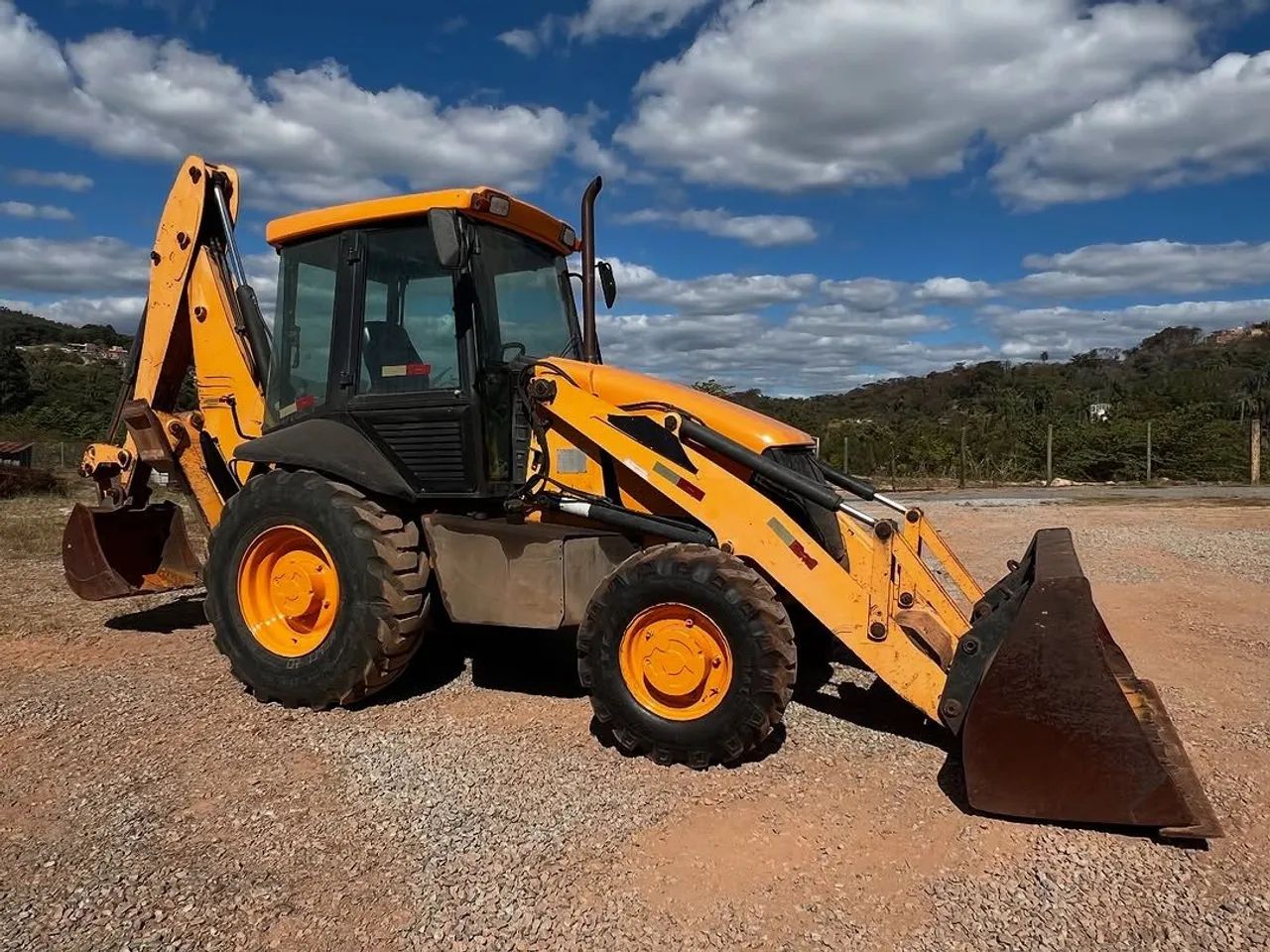 RETROESCAVADEIRA JCB 3C 4X4
