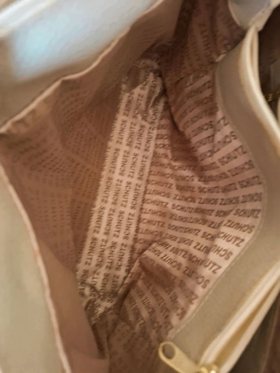 Bolsa Off White Schutz - Foto 4