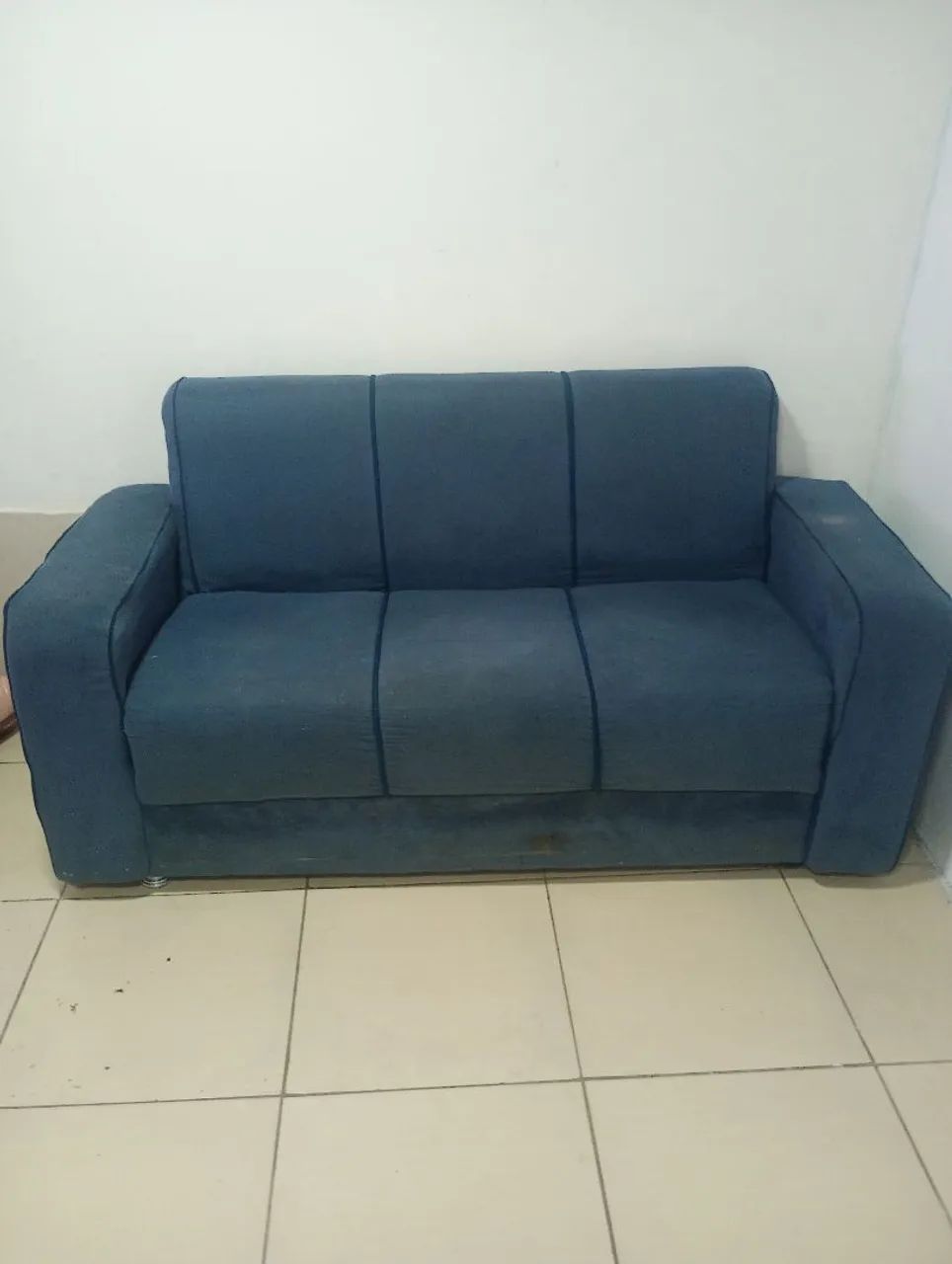 Sofá azul 3 lugares 