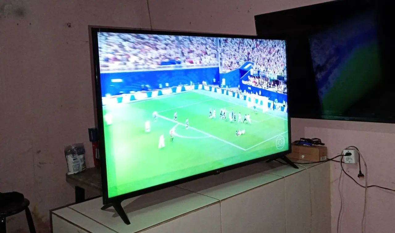 TV Smart LG de 50 polegadas 4K  - Foto 2