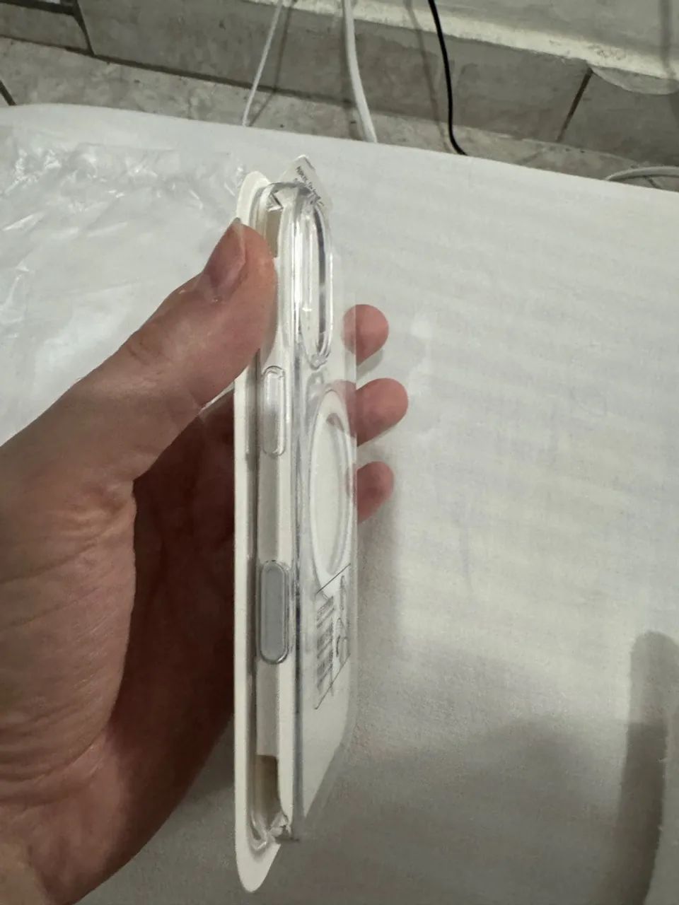 CAPA IPHONE 17 APPLE TRANSPARENTE MAGSAFE ORIGINAL - Foto 2