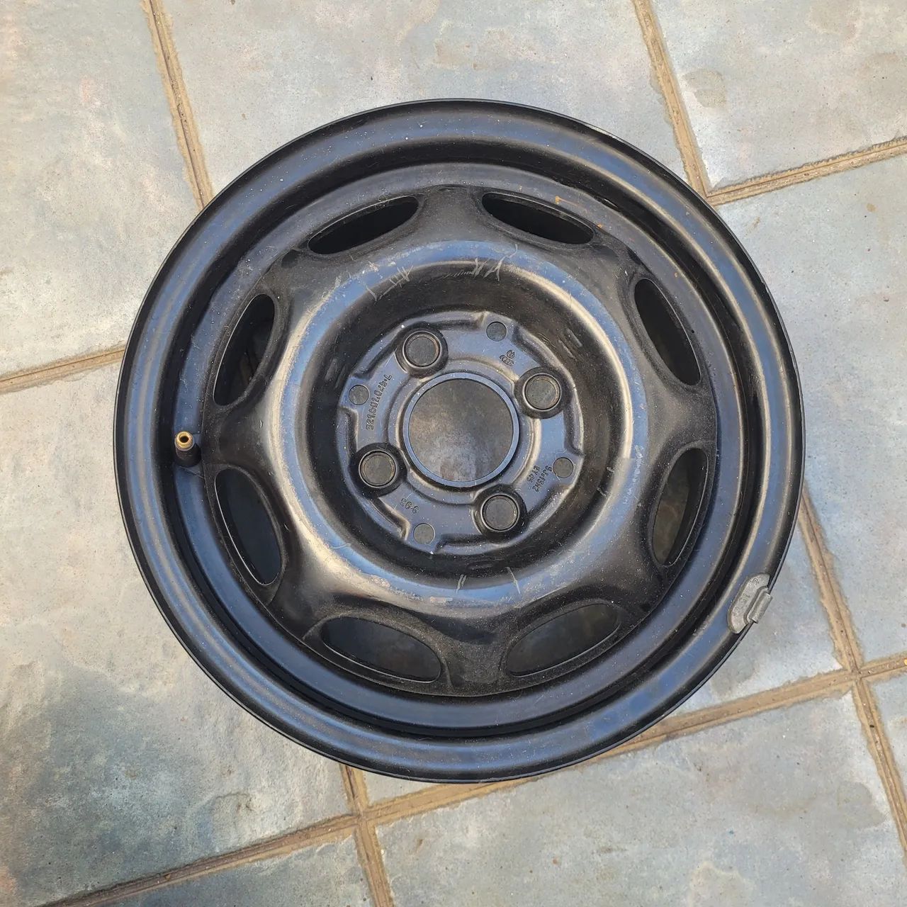 Roda aro 13' ferro VW quadrado perfeita 