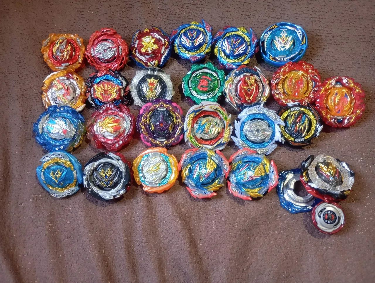 Beyblade Coleção - MARCAS Flame e SB (Não são TT nem Hasbro!)(56 peças) - Foto 5
