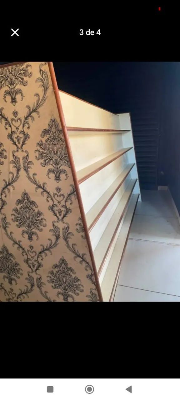 Vendo Ilha expositora pra loja, resistente, espaçosa,com várias prateleiras. - Foto 4