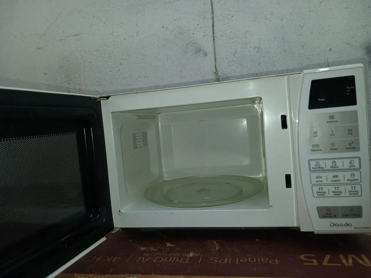 Microondas Panasonic 220v/23L - Foto 2