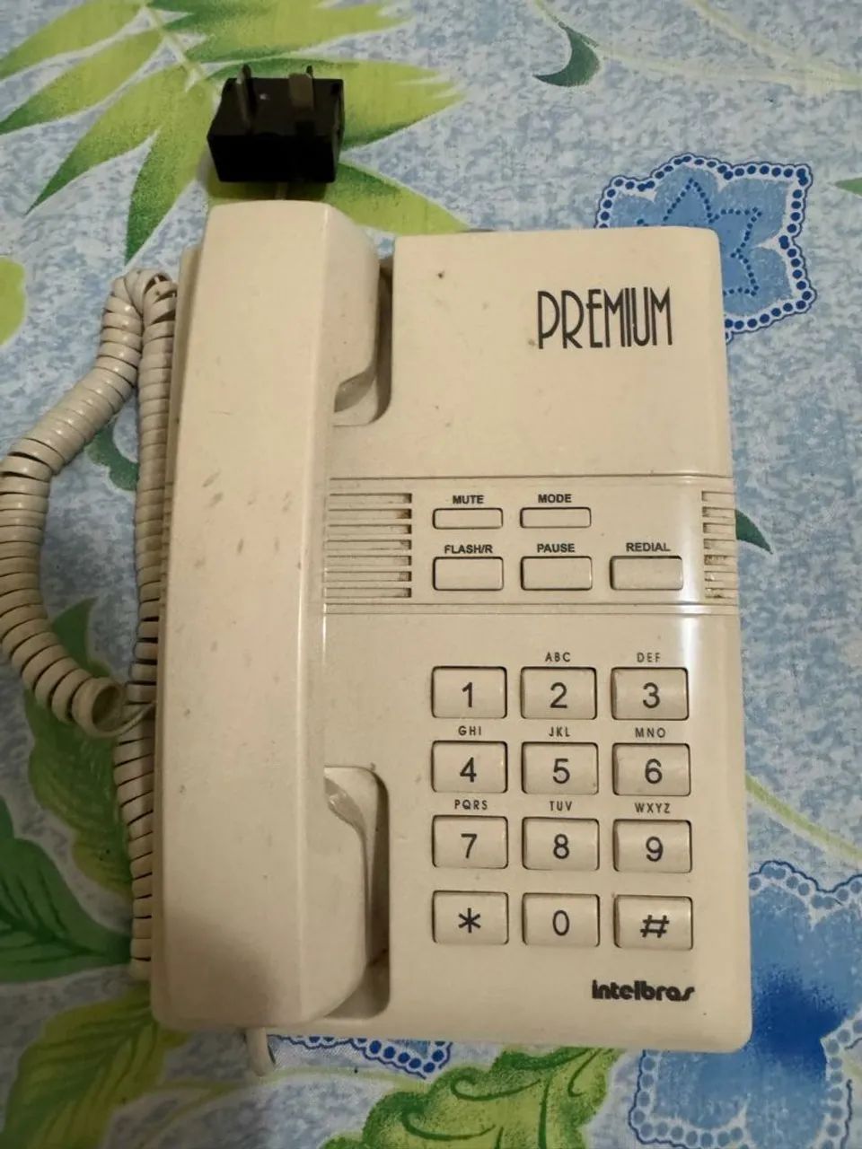 Telefone fixo intelbras Premium bege 