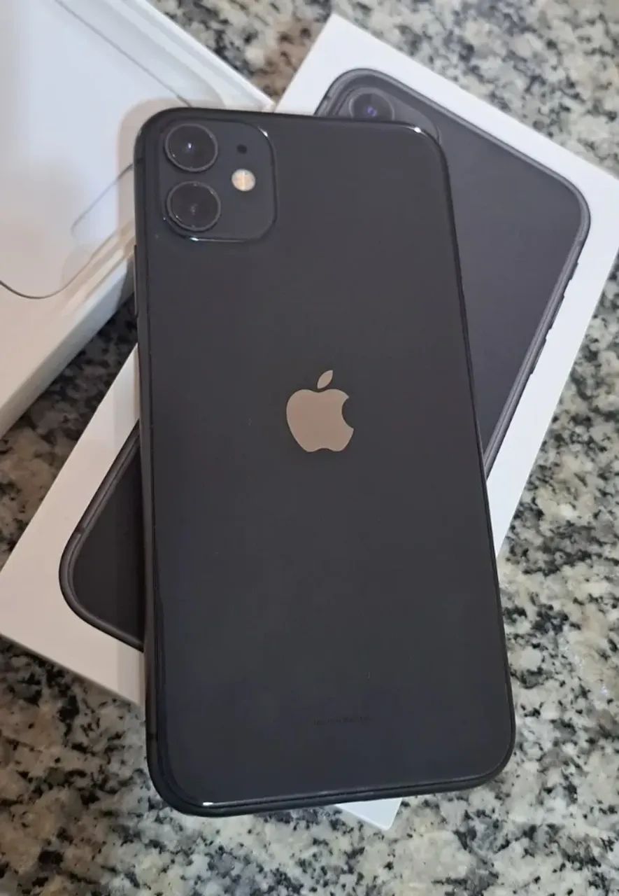 iPhone 11 128GB Preto - Muito Bem Conservado + Brindes