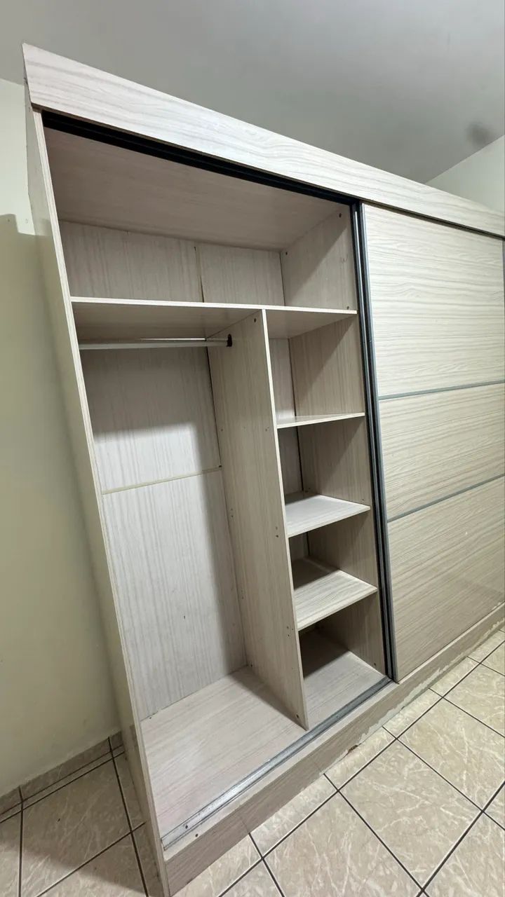 Guarda-roupa em MDF com portas de correr - Foto 2
