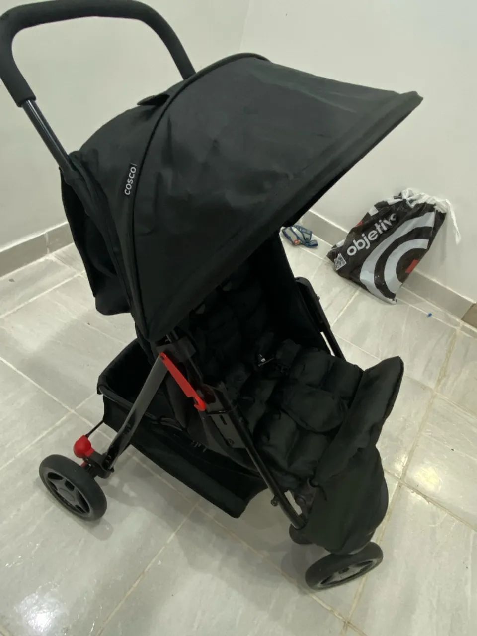 Carrinho de bebê (Cosco)