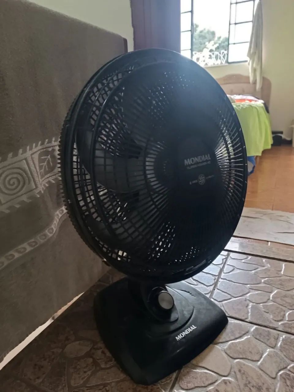 Ventilador alta rotação mesa 