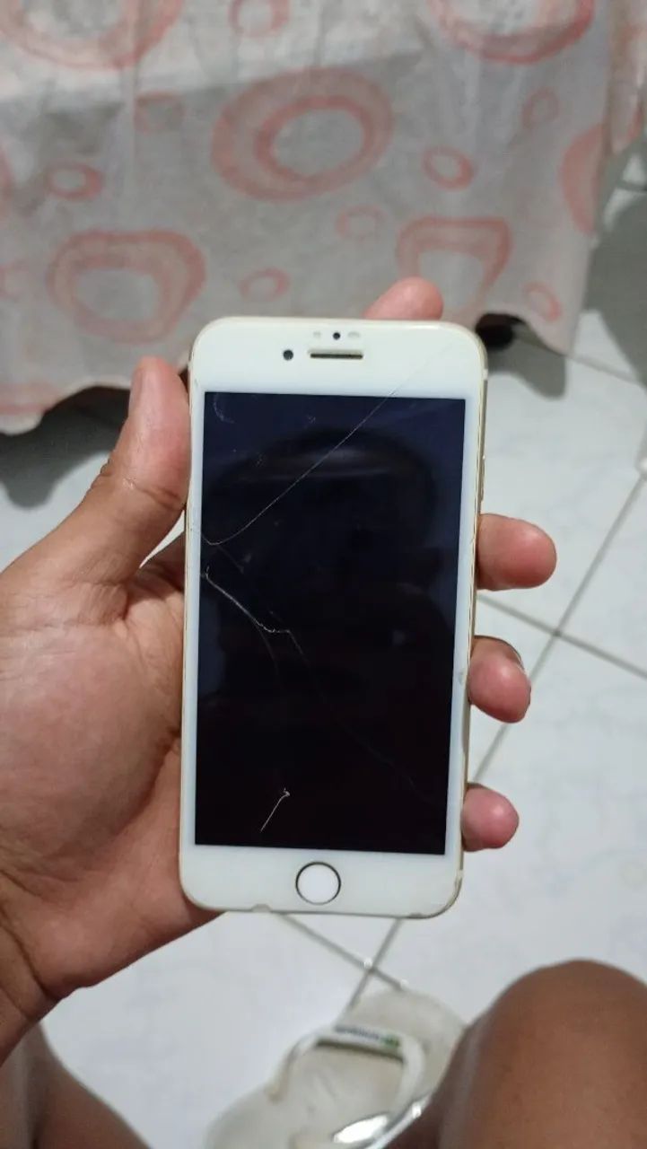 iPhone 7 (para aproveitamento das peças)