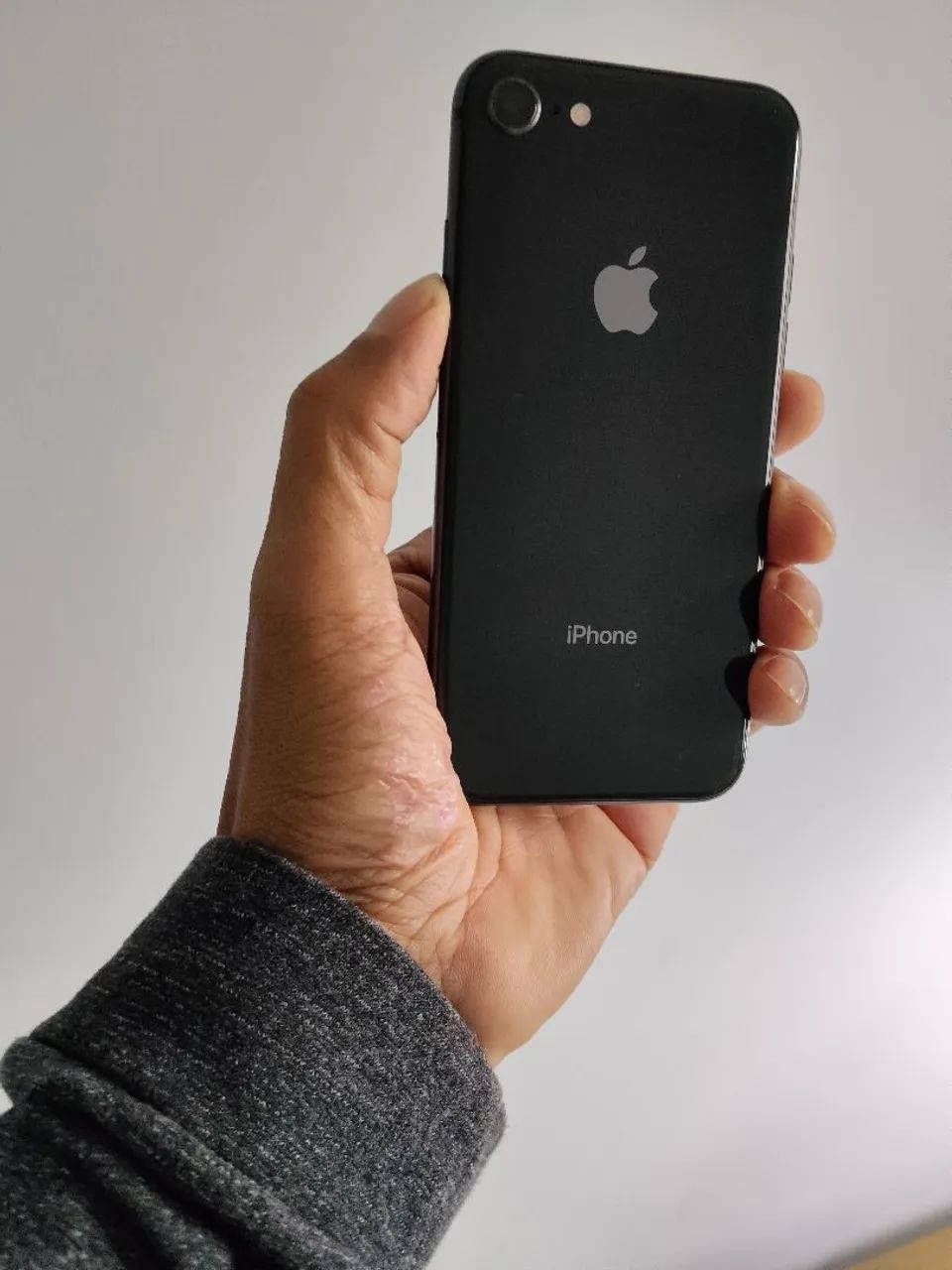 Iphone 8 64 GB em ótimo estado  - Foto 2