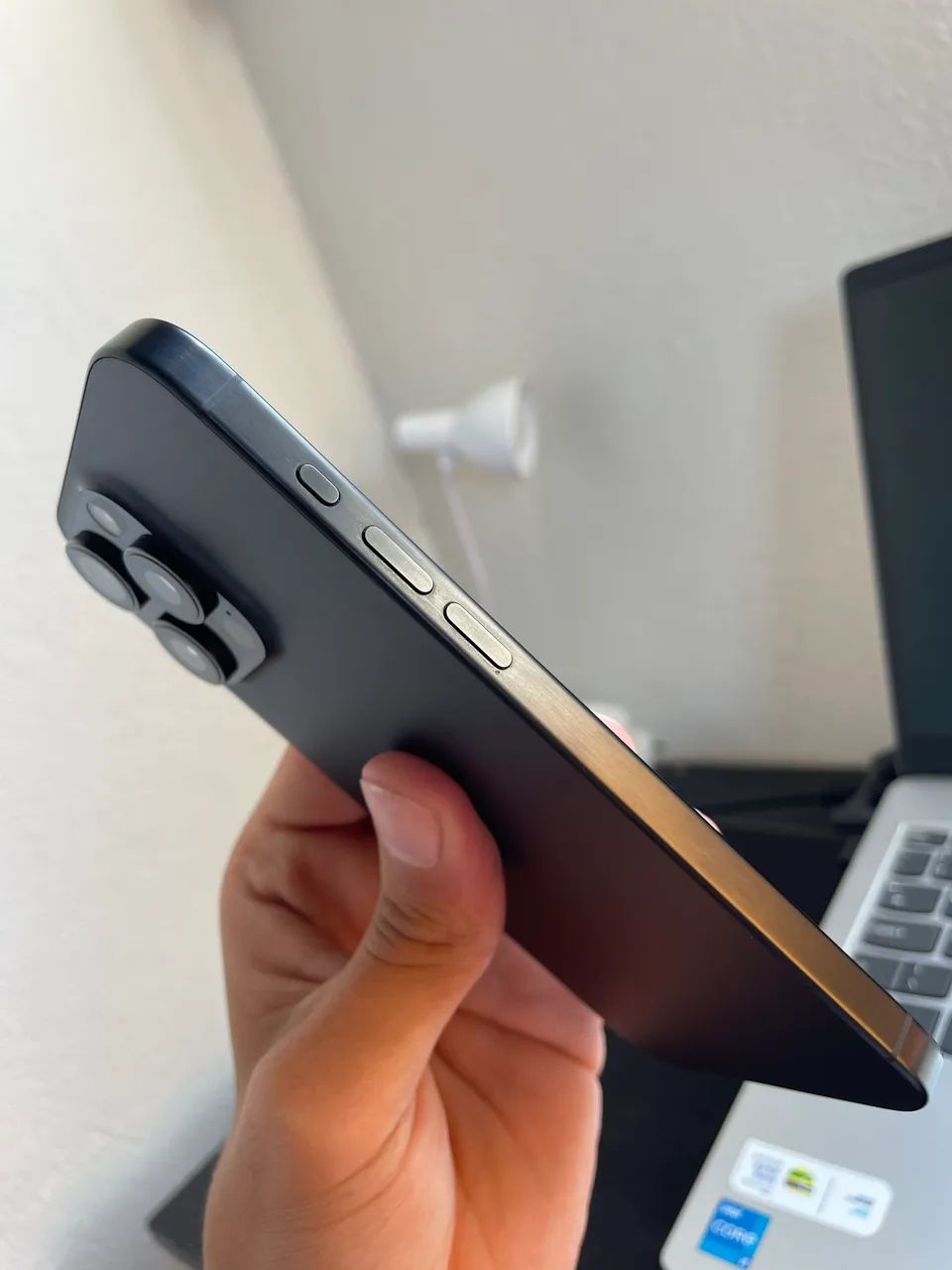 iPhone 15 Pro Max 256GB - Titanium Black - Foto 5