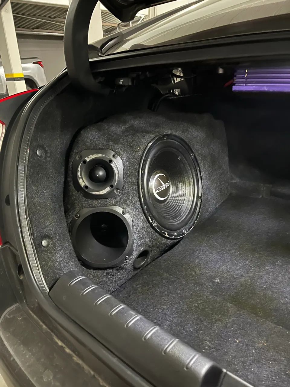 Vendo som automotivo