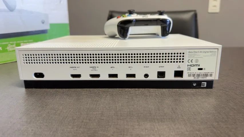 xbox one S 1tb com caixa perfeito estado - Foto 2