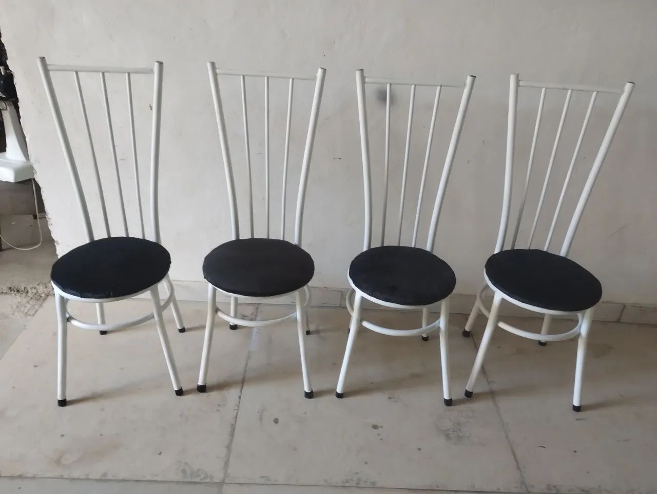 ENTREGO, conjunto de 4 cadeiras de aço 