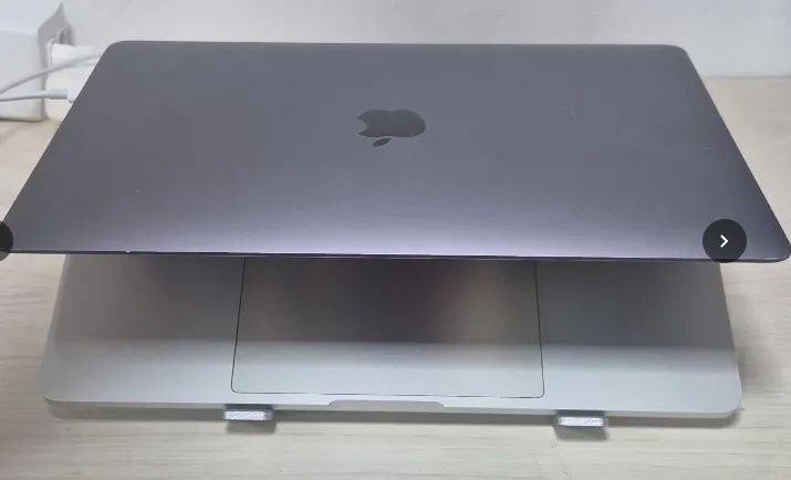 273回 MacBook Pro 2019 13型 i5 16G 256G C2 Apple - Anchieta ltda