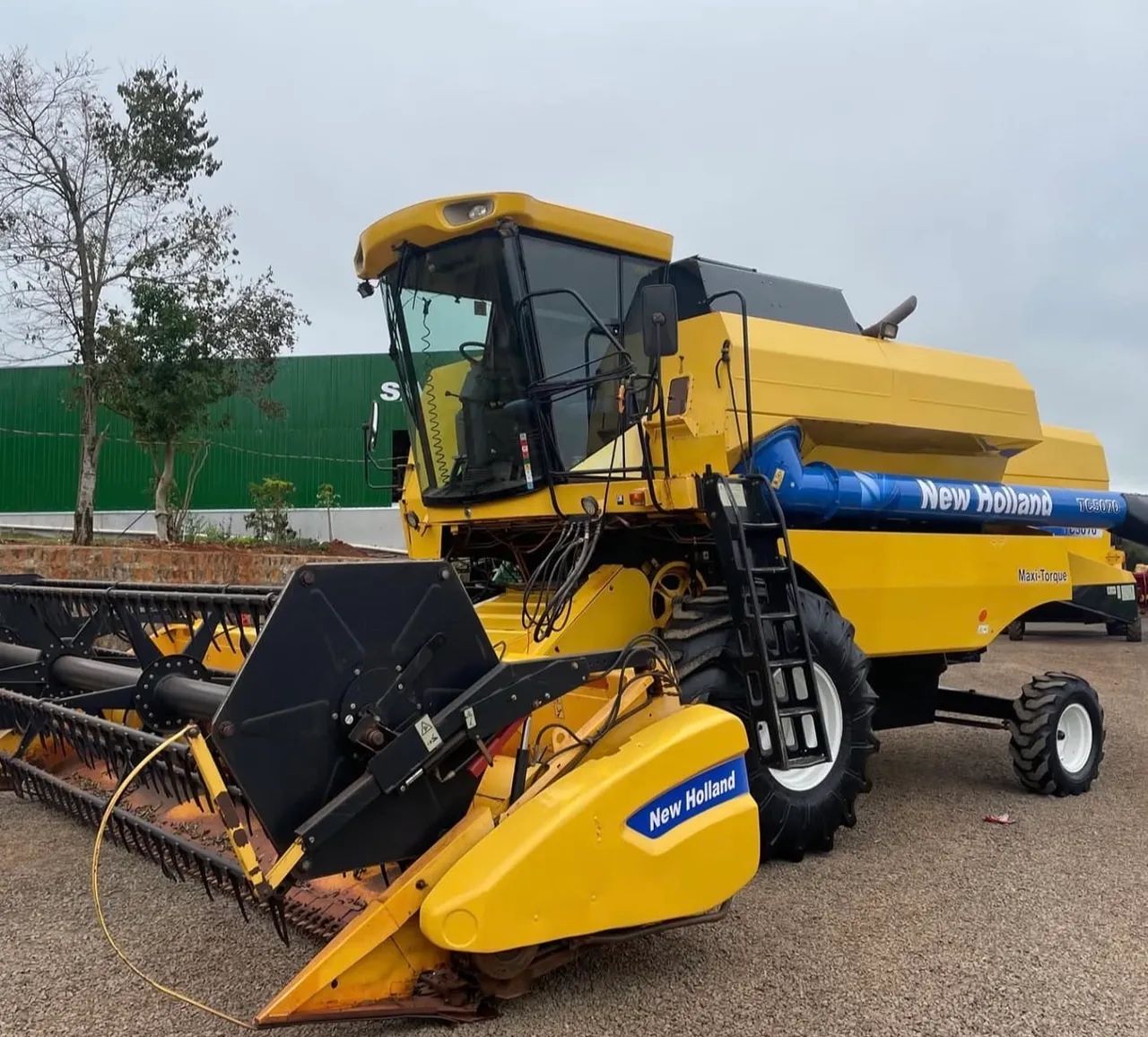 Colheitadeira New Holland 5070 10/10 - Entrada 10%