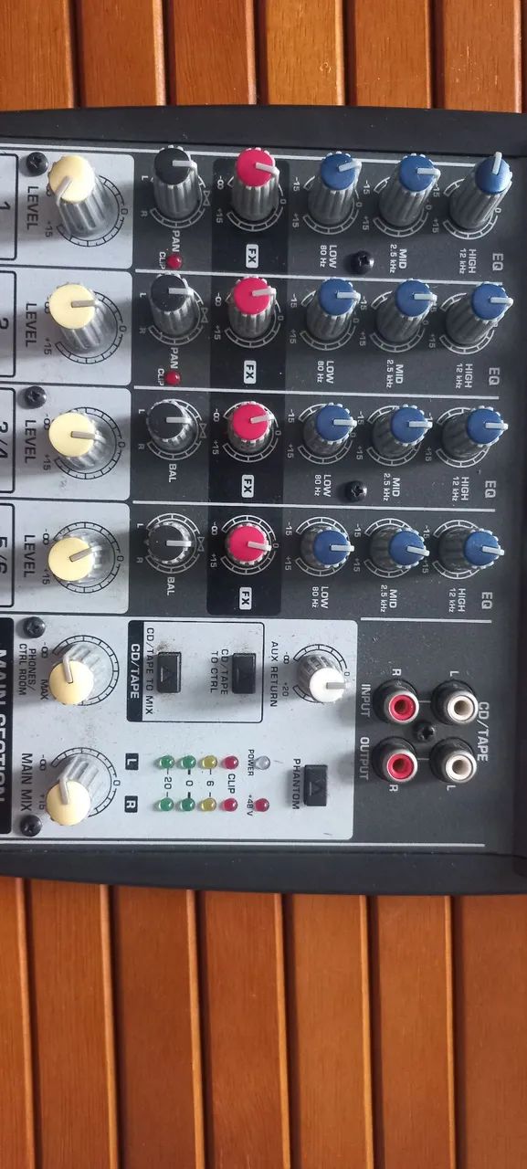 Mesa Behringer Xenyx 802 - Foto 3