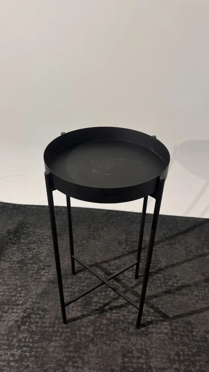 Mesa lateral preta com apoio removível - Foto 4