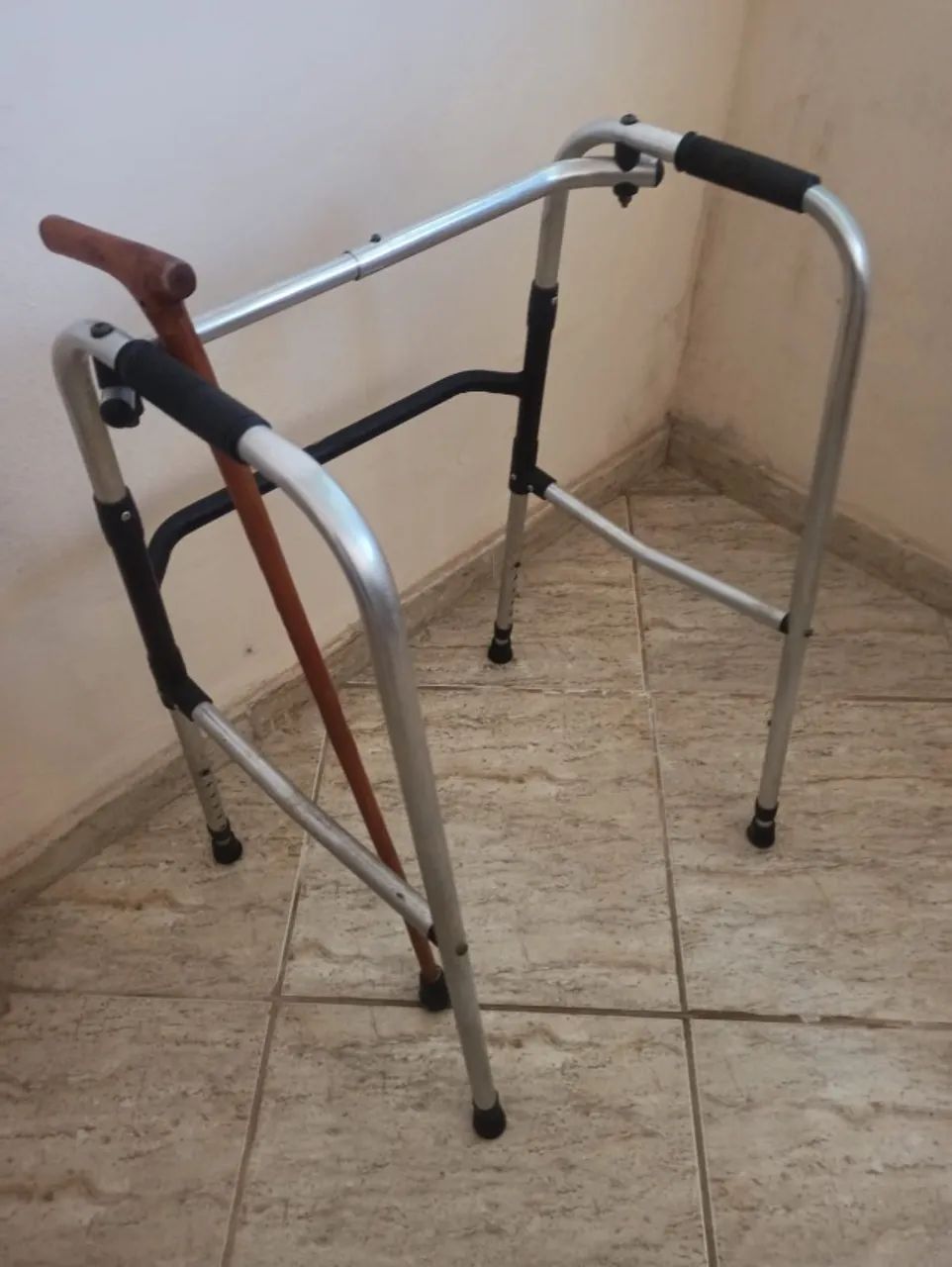 Andador usados em ótimo estado