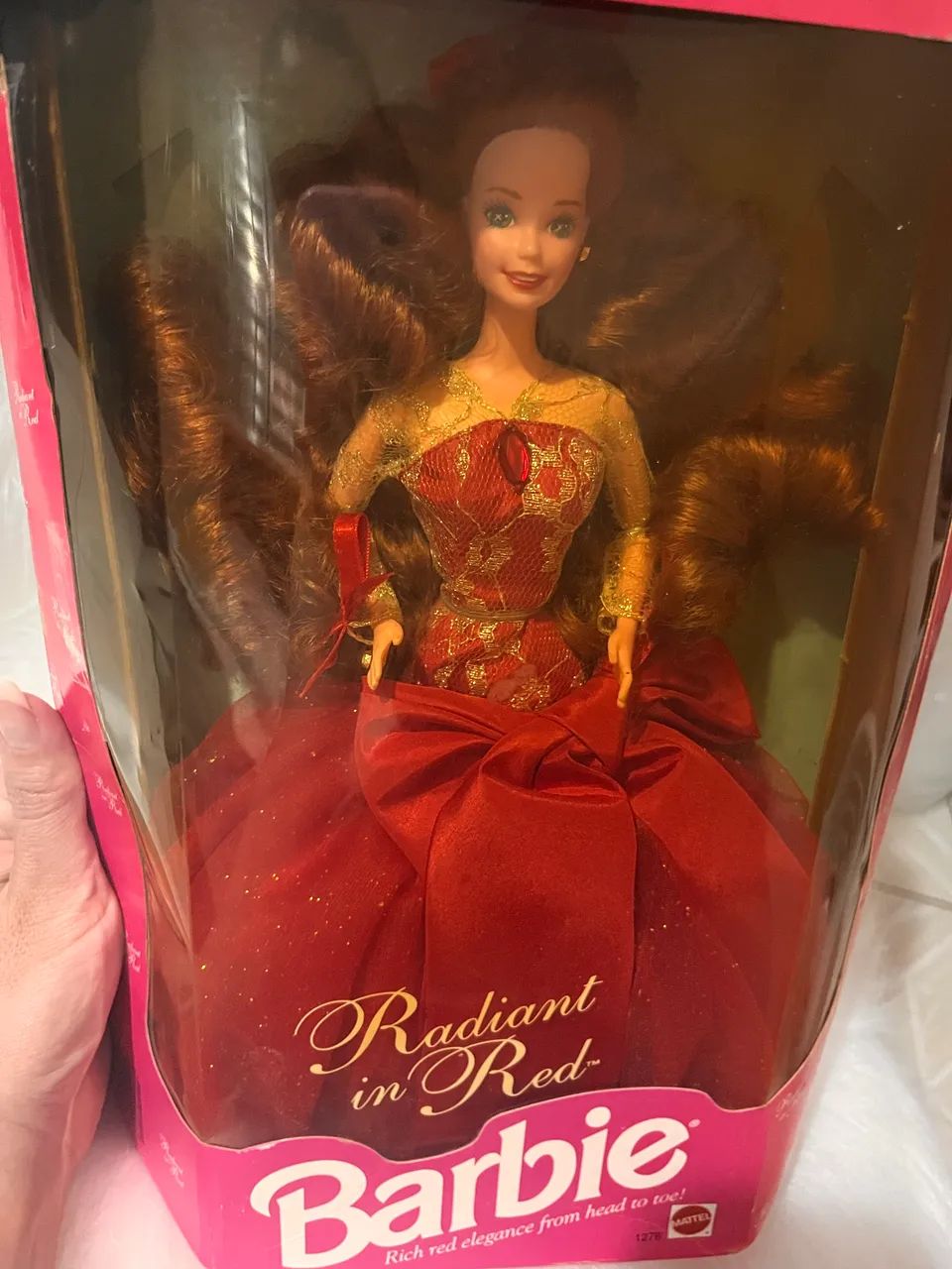 Barbie "Radiant in Red", uma edição especial de 1992 - Foto 3