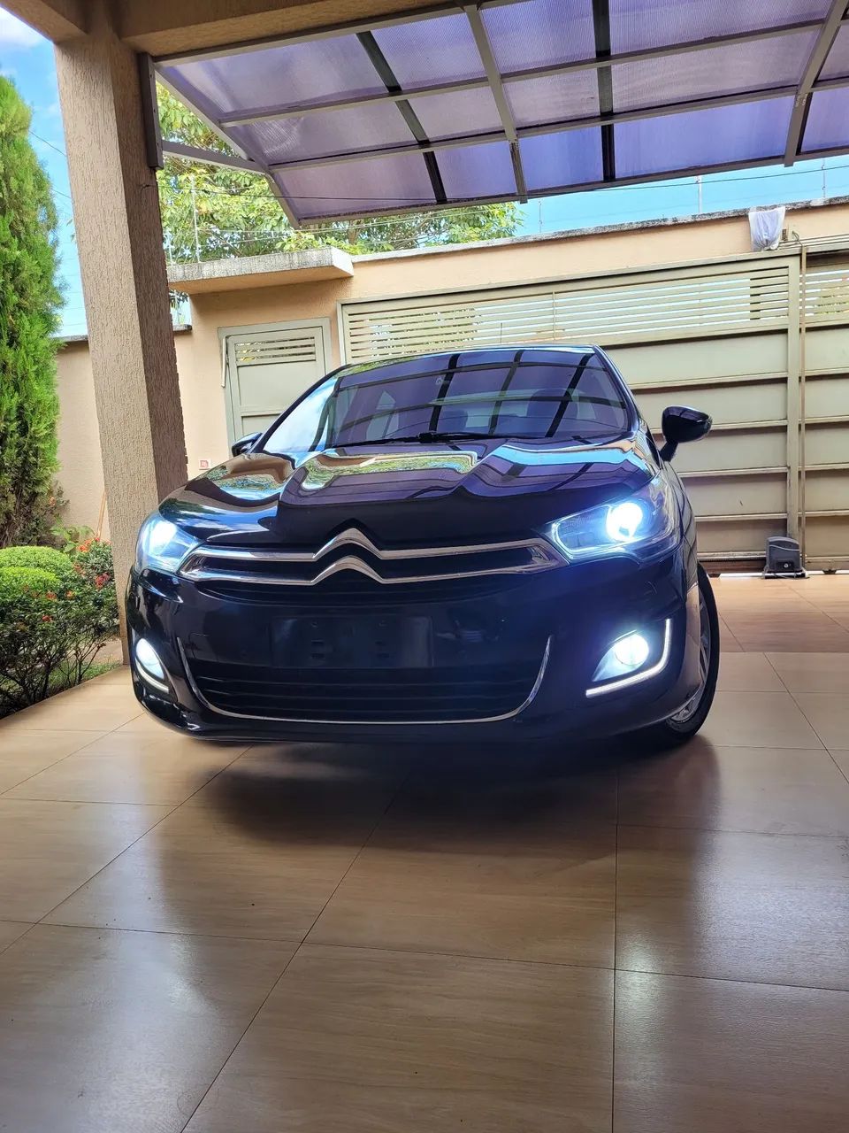 Citroën C4 C4 LOUNGE Exclusive 1.6 Turbo 4p Aut. 2014