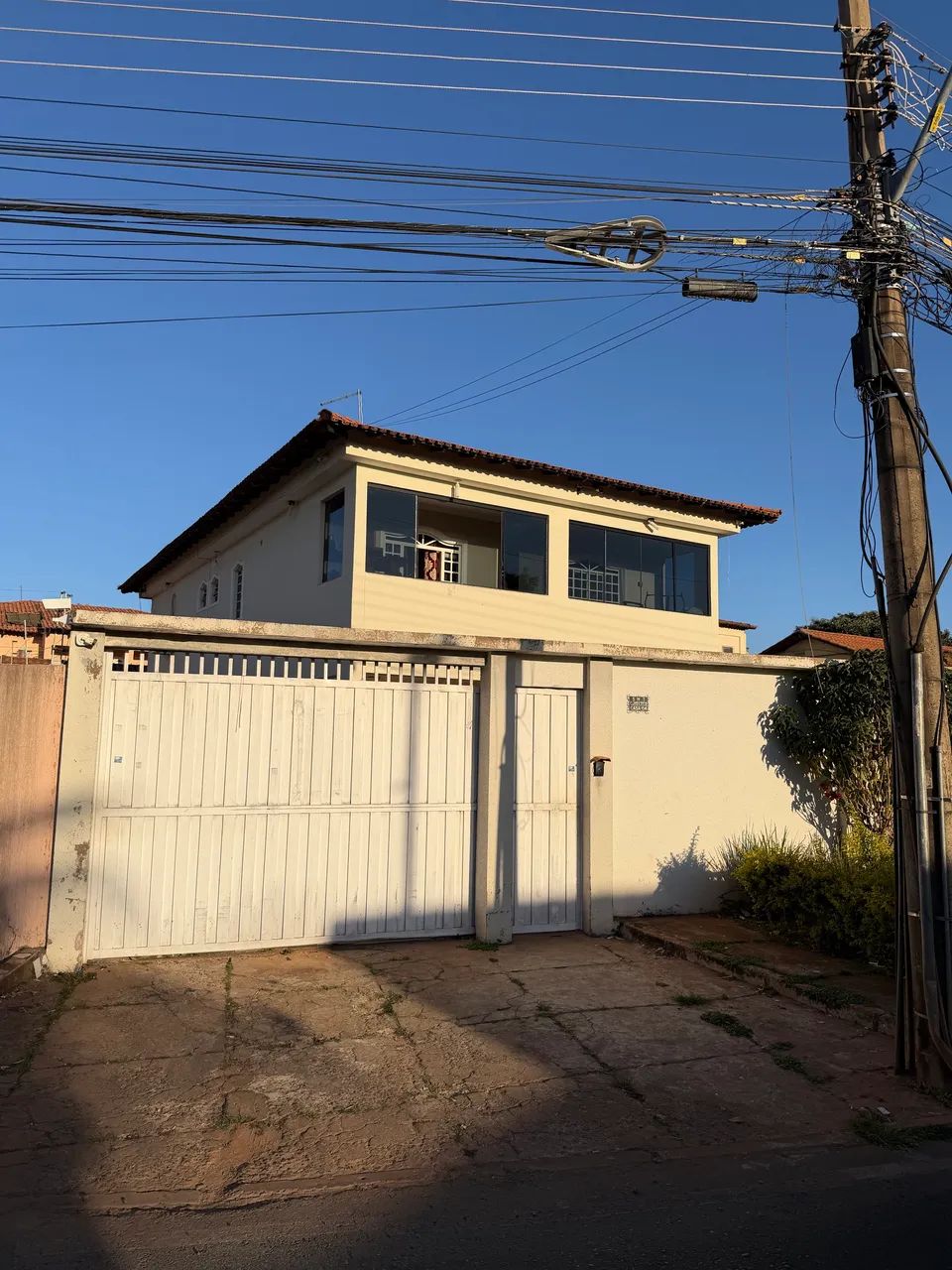 VENDO EXCELENTE CASA NO SMT 12