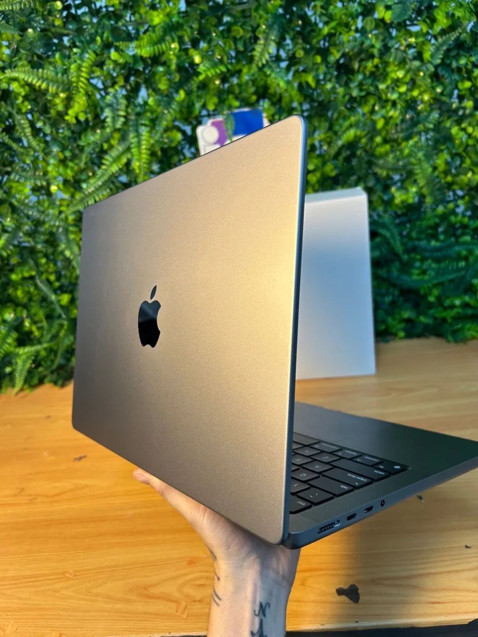 MacBook Pro 2021 Chip Apple M1 Pro Cor Space gray 16GB RAM 512GB