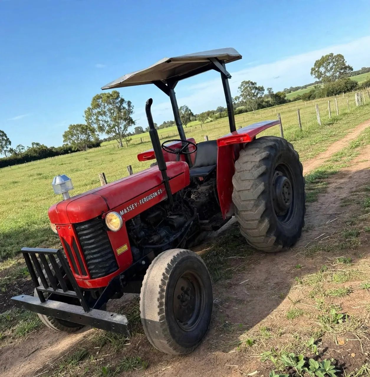 Vendo trator 