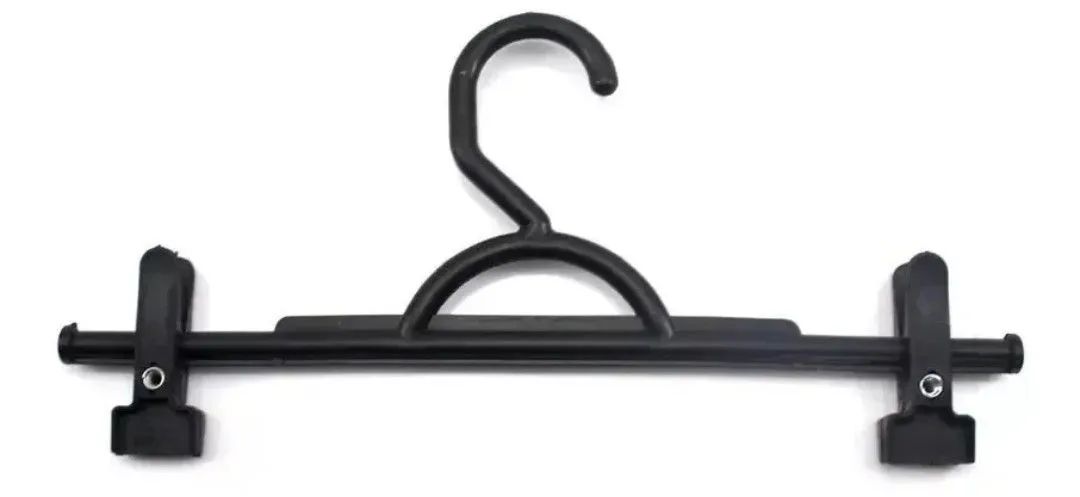 Kit com 100 cabides com presilhas 