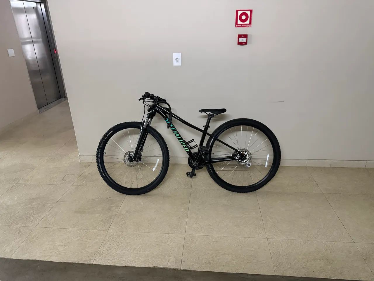 Bicicleta Specialized Rockhopper - Foto 3