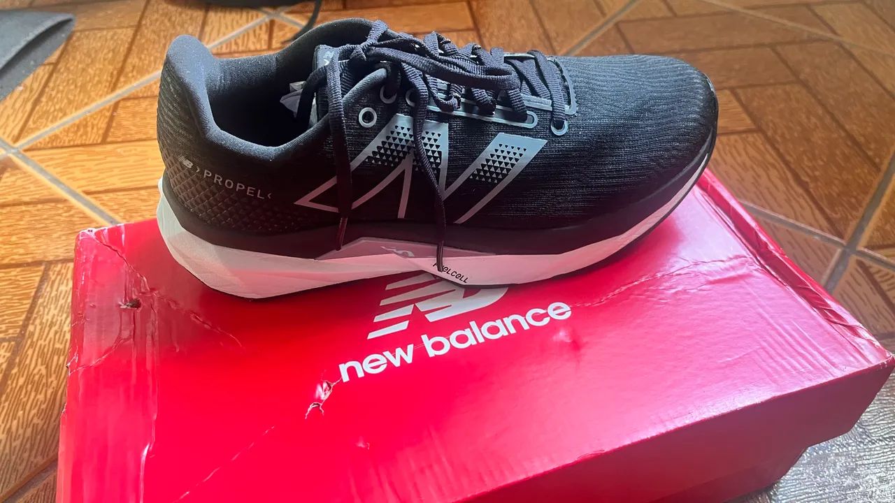 Tênis New Balance Fuelcell Propel V5 - Foto 3