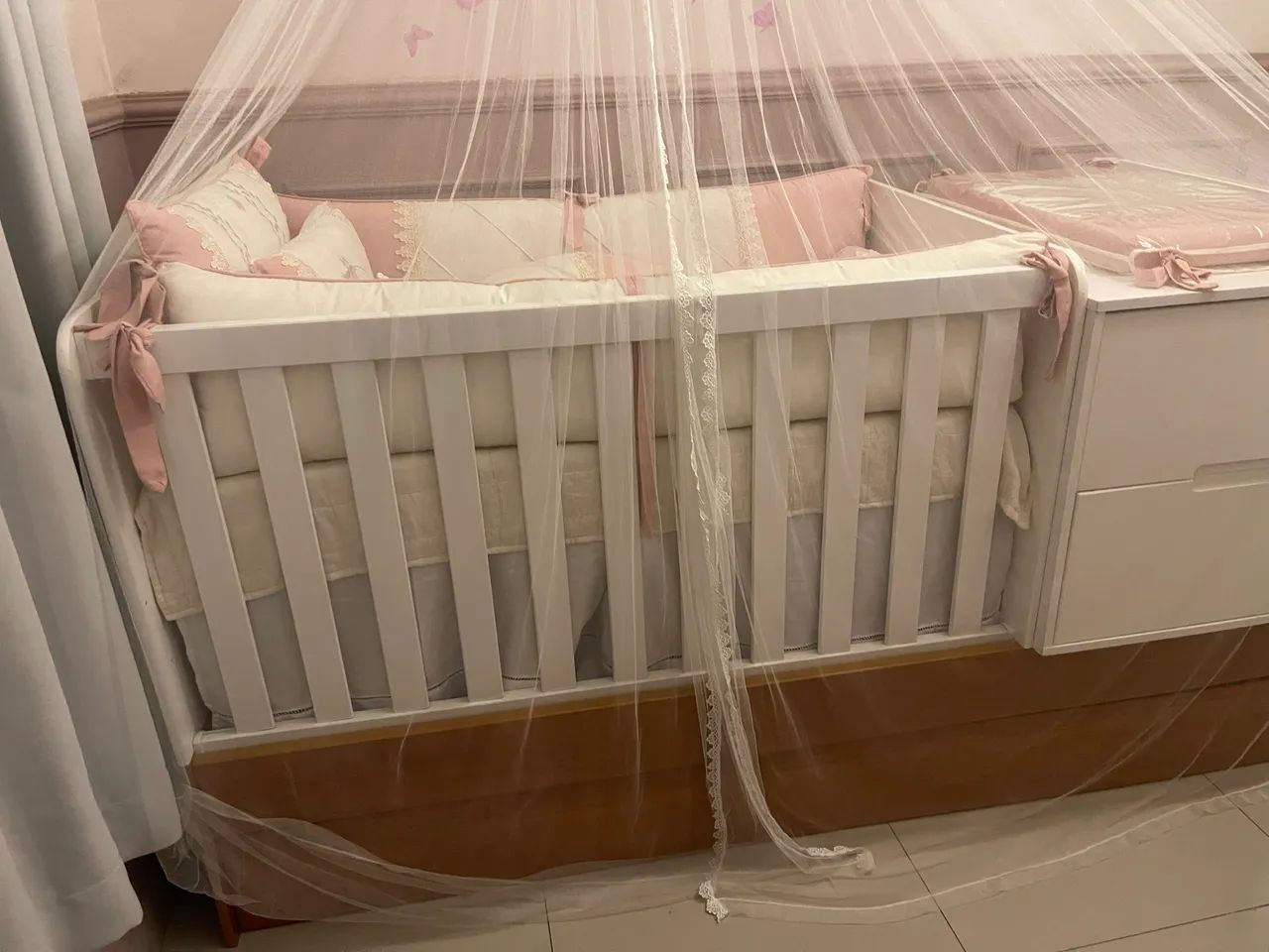 Vendo berço com cama auxiliar  - Foto 4