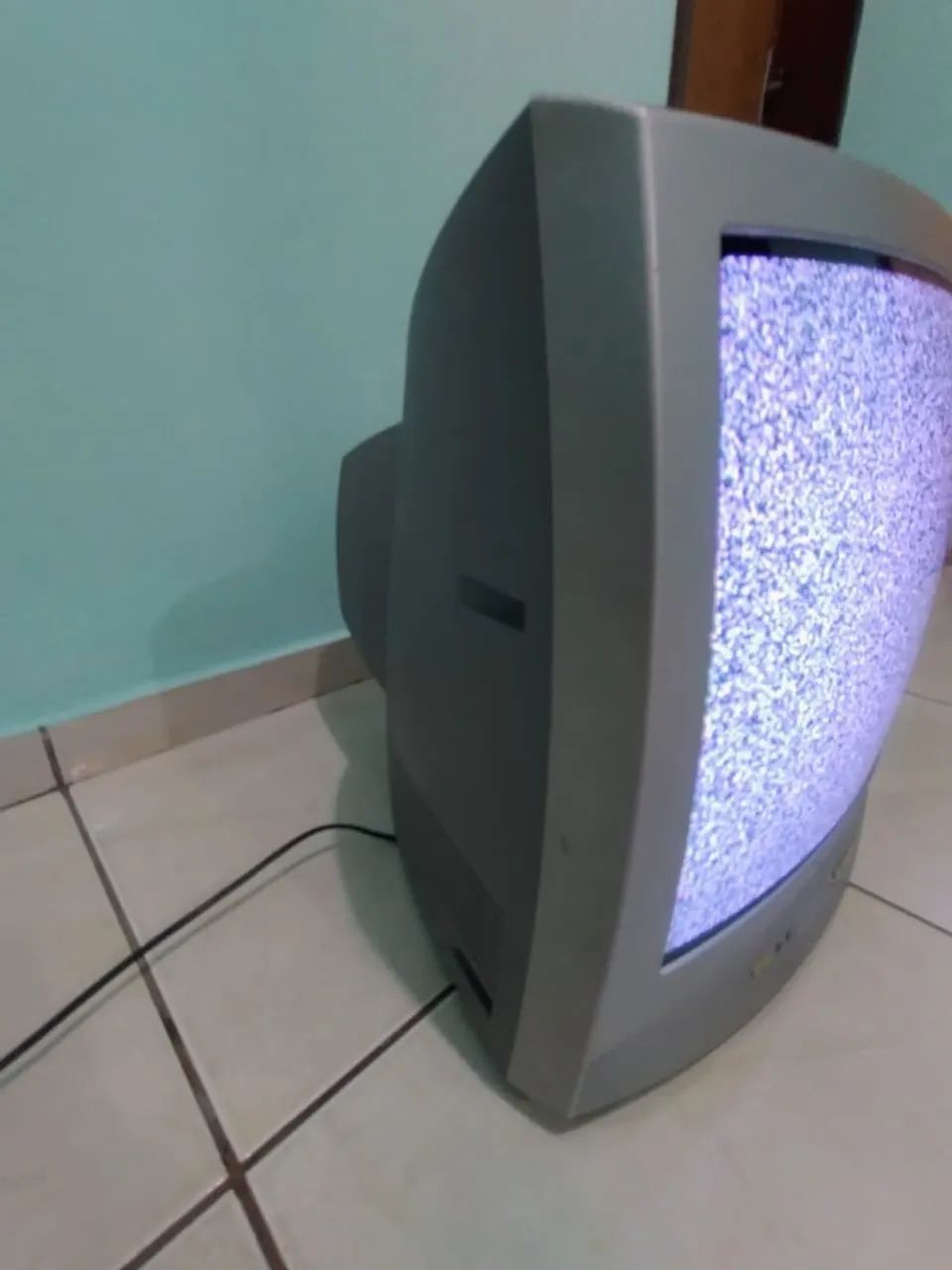 TV Philips de Tubo 20 Polegadas. Funcionando Perfeitamente! - Foto 3