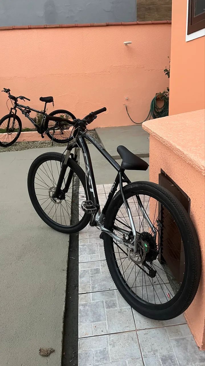 Bicicleta fast montada 
