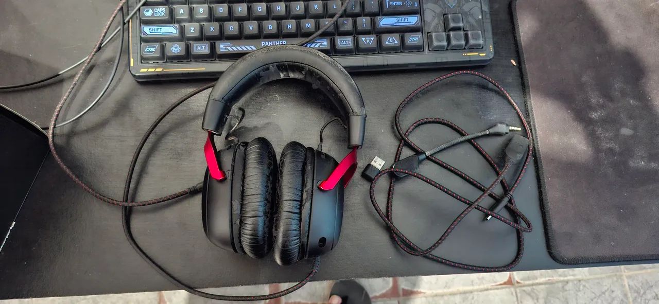 Headset Gamer HyperX Cloud III - Compatível com PC, PS5, Xbox Series XIS  - Foto 3